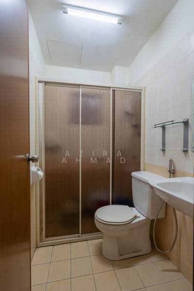 Semi-Detached House for Sale in Taman Setia Balakong (Balakong) - Azira Ahmad - Bathroom - PropertyGuru.com.my