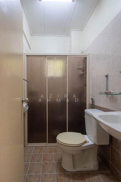 Semi-Detached House for Sale in Taman Setia Balakong (Balakong) - Azira Ahmad - Bathroom - PropertyGuru.com.my