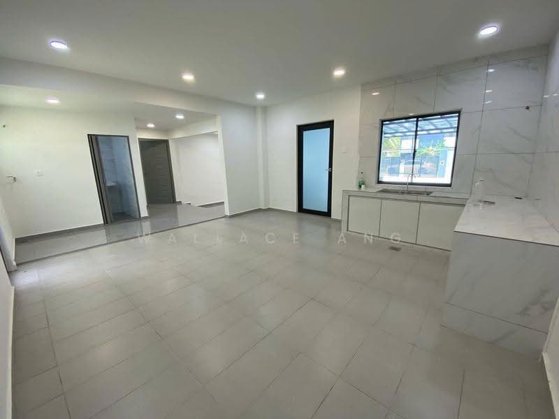 Semi-Detached House for Sale in Taman Majidee (Johor Bahru) - Wallace Ang - Kitchen - PropertyGuru.com.my