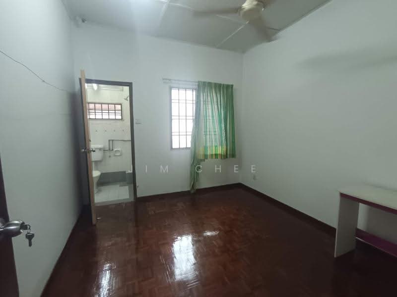 Rumah Teres 2-Tingkat untuk Disewa di Bandar Indahpura (Kulai) - Jim Chee - Bathroom - PropertyGuru.com.my
