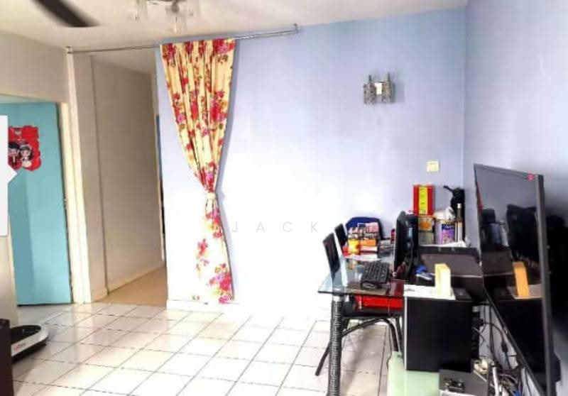 Pangsapuri untuk Disewa di Rampai Court - Jack Lew - Living Room - PropertyGuru.com.my