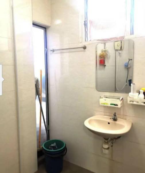Pangsapuri untuk Disewa di Rampai Court - Jack Lew - Bathroom - PropertyGuru.com.my