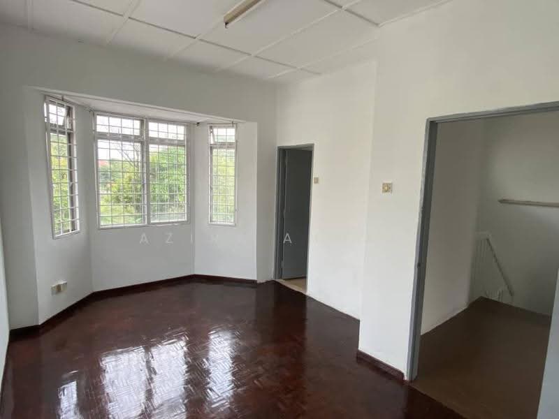 Cluster House for Sale in Taman Putra Perdana (Puchong) - Azira Ahmad - Living Room - PropertyGuru.com.my