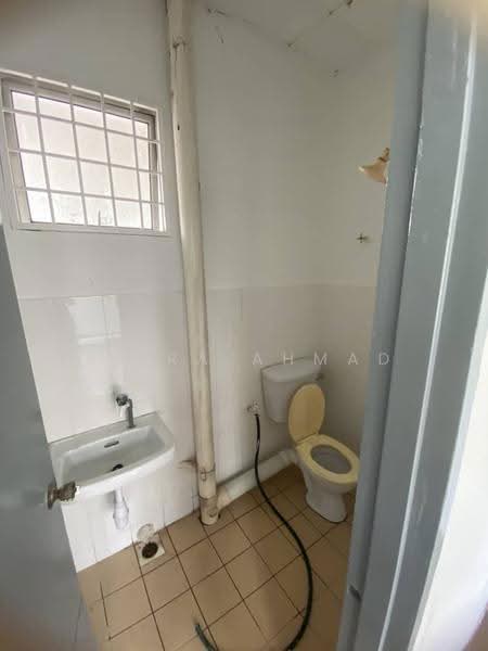 Cluster House for Sale in Taman Putra Perdana (Puchong) - Azira Ahmad - Bathroom - PropertyGuru.com.my