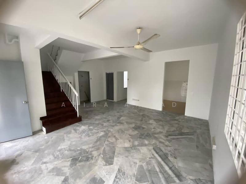 Cluster House for Sale in Taman Putra Perdana (Puchong) - Azira Ahmad - Living Room - PropertyGuru.com.my