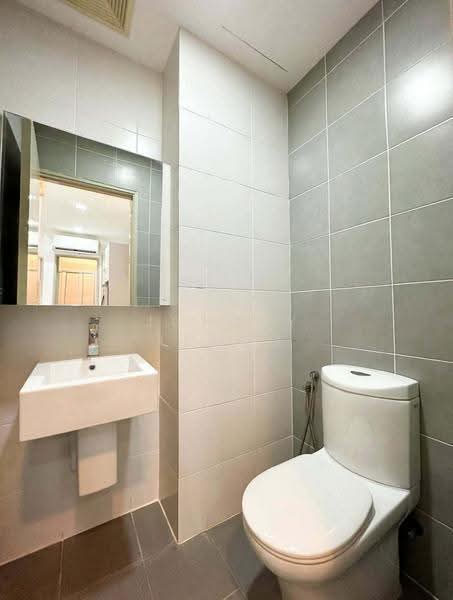Kediaman Servis untuk Dijual di Garden Plaza - Johnny Leong - Bathroom - PropertyGuru.com.my