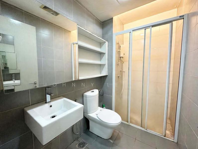 Kediaman Servis untuk Dijual di Garden Plaza - Johnny Leong - Bathroom - PropertyGuru.com.my
