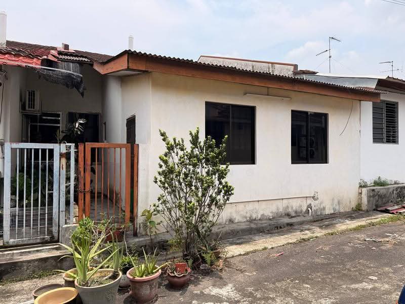 Rumah Teres 1-Tingkat untuk Dijual di Taman Puteri Wangsa (Ulu Tiram) - Fu Heng Chong - Exterior - PropertyGuru.com.my