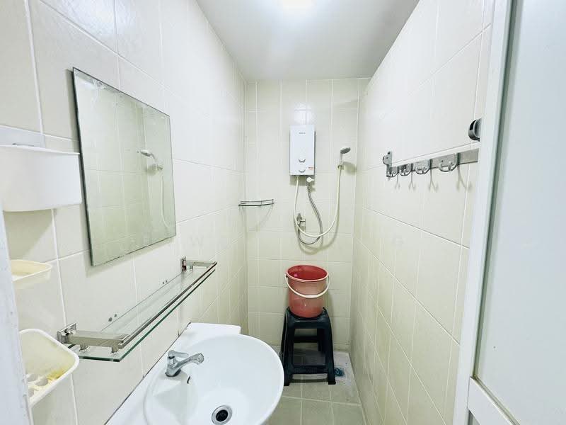 Apartment for Rent at Taman Bukit Erskine - Elwin Leong - Bathroom - PropertyGuru.com.my