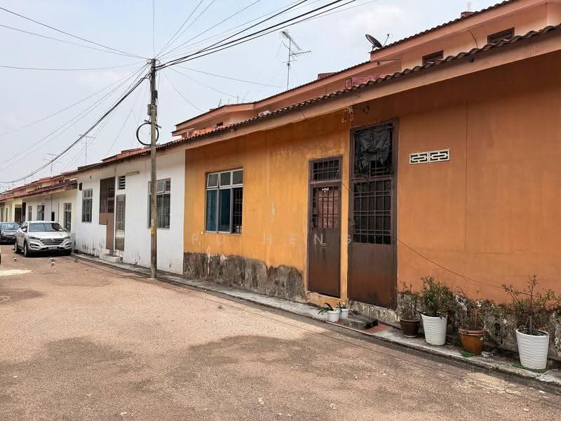 Rumah Teres 1-Tingkat untuk Dijual di Taman Bestari Indah (Ulu Tiram) - Fu Heng Chong - Exterior - PropertyGuru.com.my