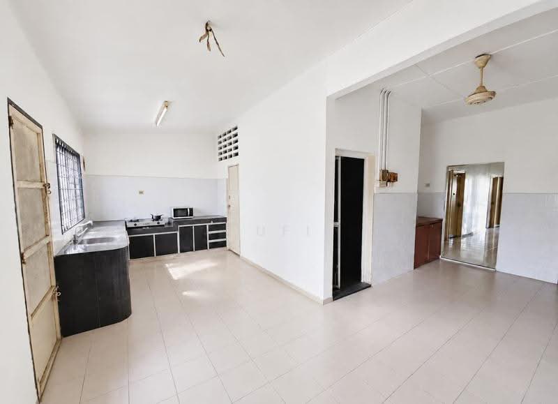 Rumah Teres 1-Tingkat untuk Dijual di Taman Makmur (Kulai) - Sufi Norman - Kitchen - PropertyGuru.com.my