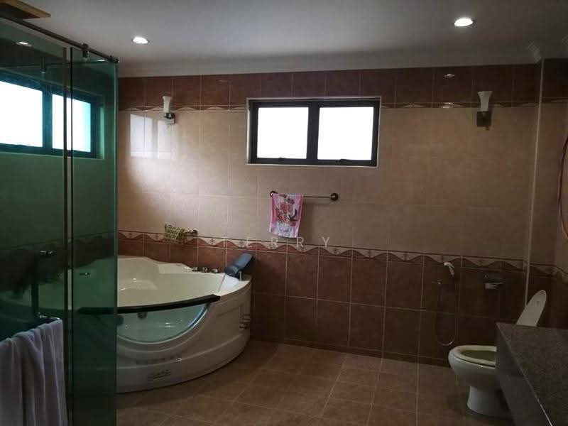 Semi-Detached House for Sale in Ampang (Selangor) - Terry Yee - Bathroom - PropertyGuru.com.my