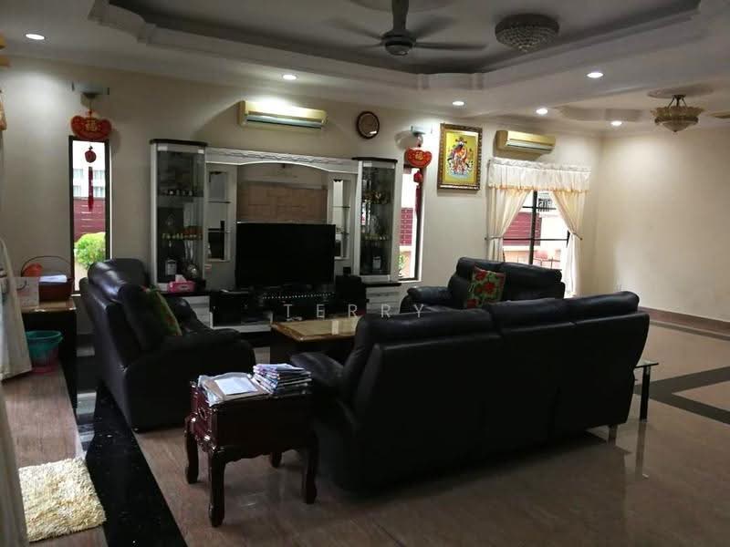 Semi-Detached House for Sale in Ampang (Selangor) - Terry Yee - Living Room - PropertyGuru.com.my