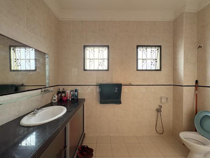 Rumah Berkembar untuk Dijual di Taman Prima Saujana (Kajang) - Afiqah zaidi - Bathroom - PropertyGuru.com.my