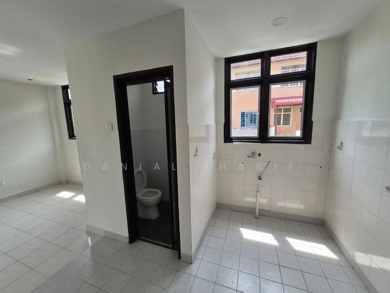 Rumah Teres 2-Tingkat untuk Dijual di Bandar Cassia (Batu Kawan) - Danial Zharif - Bathroom - PropertyGuru.com.my