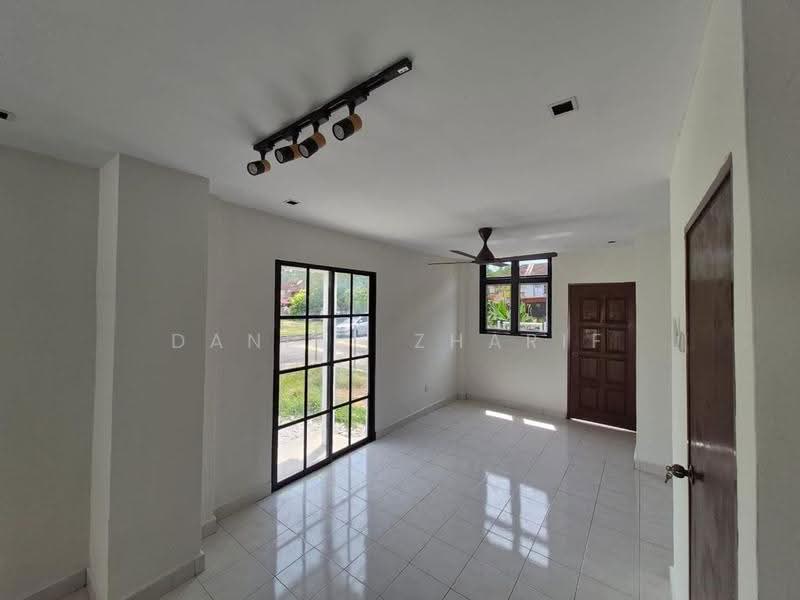Rumah Teres 2-Tingkat untuk Dijual di Bandar Cassia (Batu Kawan) - Danial Zharif - Living Room - PropertyGuru.com.my