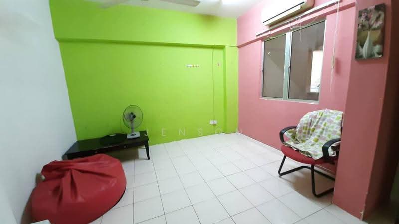 Pangsapuri untuk Dijual di Pelangi Heights - Jenson Low - Living Room - PropertyGuru.com.my