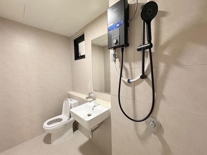 Service Residence for Rent at Melawati : Park One - Afiqah zaidi - Bathroom - PropertyGuru.com.my