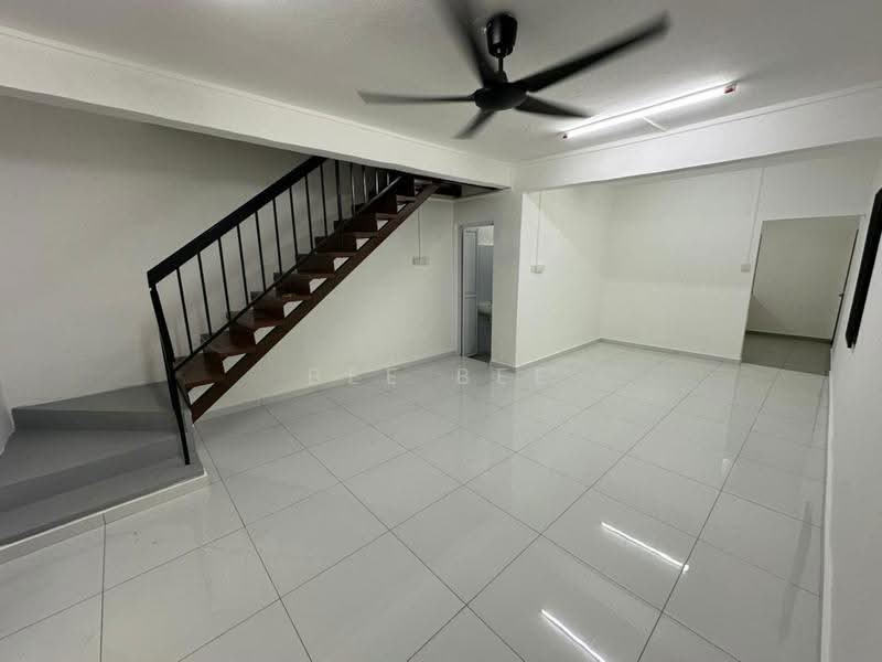 Rumah Teres 1-Tingkat untuk Disewa di Taman Puteri Wangsa (Ulu Tiram) - Bee Bee - Living Room - PropertyGuru.com.my