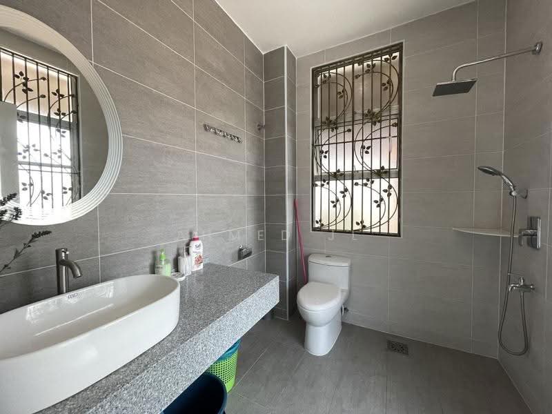 Bungalow House for Sale in Bandar Baru Bangi (Selangor) - Ahmed JL - Bathroom - PropertyGuru.com.my