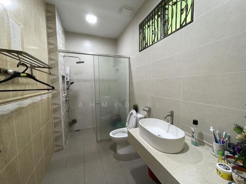 Bungalow House for Sale in Bandar Baru Bangi (Selangor) - Ahmed JL - Bathroom - PropertyGuru.com.my
