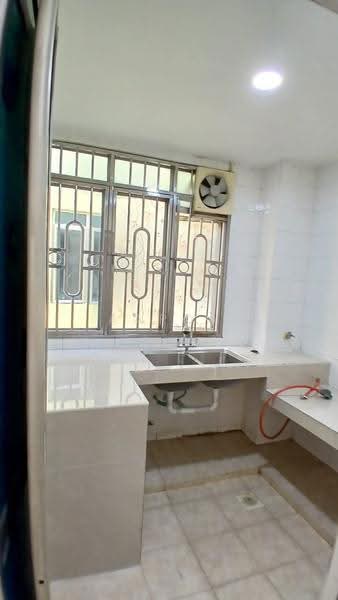 Kondominium untuk Dijual di Platinum Hill PV 3 - Aaron Ong - Kitchen - PropertyGuru.com.my