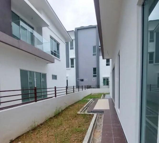 Semi-Detached House for Sale in Taman Lukut Lagenda (Port Dickson) - Kayan Choong - Exterior - PropertyGuru.com.my