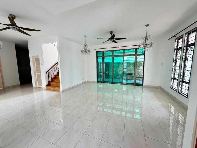 Rumah Berkembar untuk Dijual di Taman Austin Perdana (Tebrau) - Sam Chai - Living Room - PropertyGuru.com.my