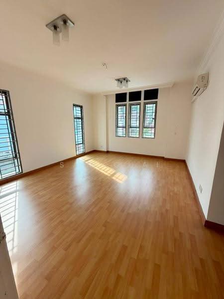 Rumah Berkembar untuk Dijual di Taman Austin Perdana (Tebrau) - Sam Chai - Living Room - PropertyGuru.com.my