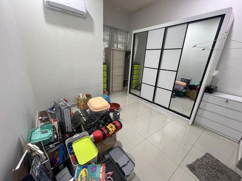 Rumah Teres 2-Tingkat untuk Disewa di Bandar Rimbayu (Telok Panglima Garang) - Miki You - Bedroom - PropertyGuru.com.my