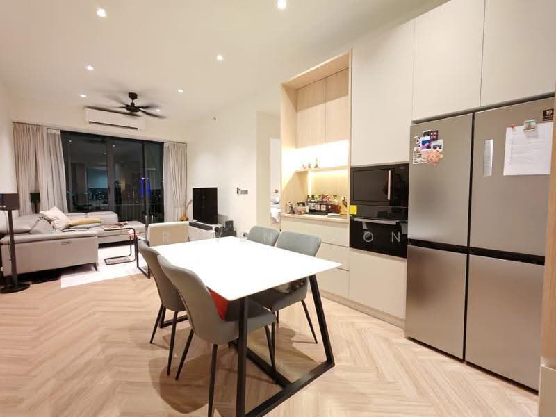 Kediaman Servis untuk Dijual di Senada Residence @ KLGCC Resort - Kraven Poon - Living Room - PropertyGuru.com.my