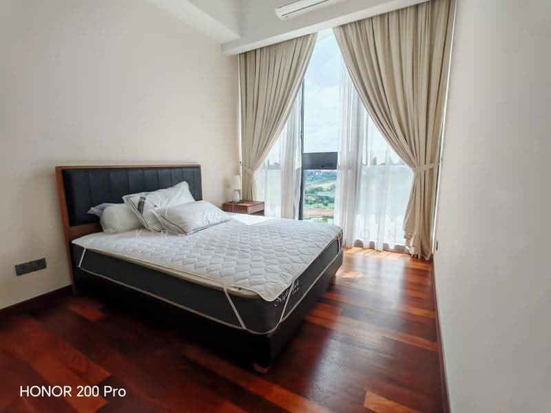 Kediaman Servis untuk Dijual di Senada Residence @ KLGCC Resort - Kraven Poon - Bedroom - PropertyGuru.com.my