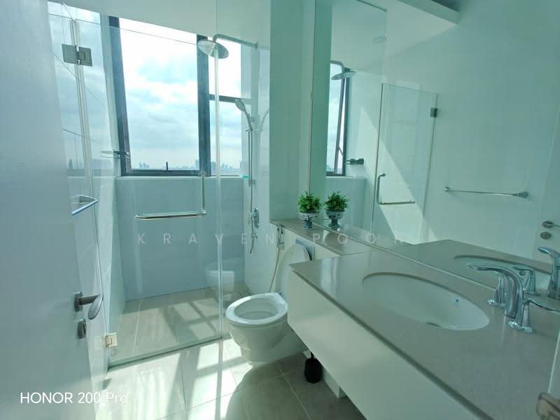 Kediaman Servis untuk Dijual di Senada Residence @ KLGCC Resort - Kraven Poon - Bathroom - PropertyGuru.com.my