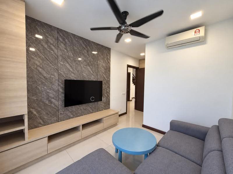 Rumah Berkembar untuk Dijual di Eco Sanctuary (Telok Panglima Garang) - Chris Lee - Living Room - PropertyGuru.com.my