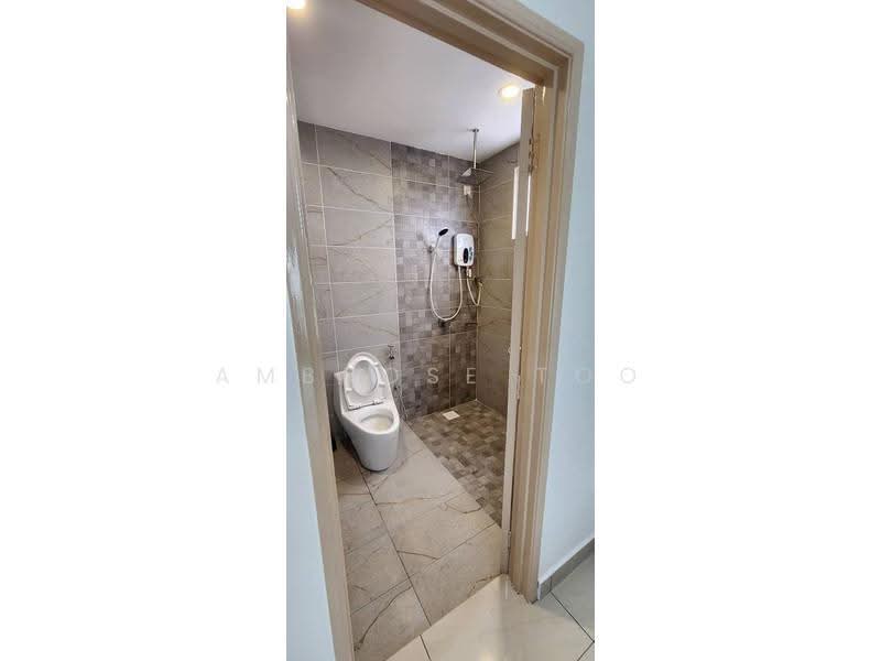 Kediaman Servis untuk Dijual di Pinnacle Tower - Ambrose Too - Bathroom - PropertyGuru.com.my