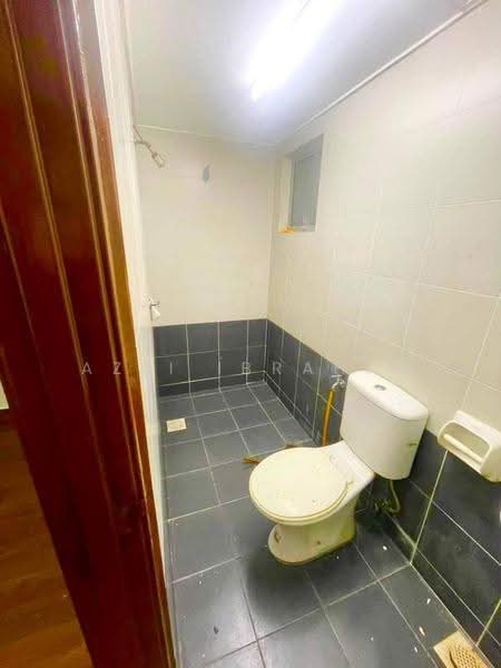 Townhouse for Sale in Bandar Damai Perdana (Cheras) - Azli Ibrahim - Bathroom - PropertyGuru.com.my