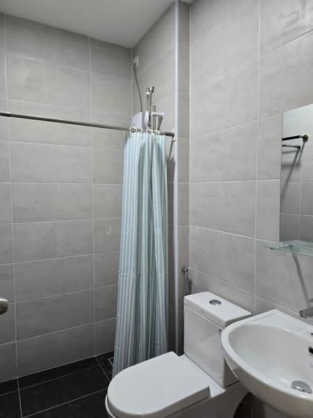 Kediaman Servis untuk Disewa di B11 Parkland Residence - JJ Lim - Bathroom - PropertyGuru.com.my