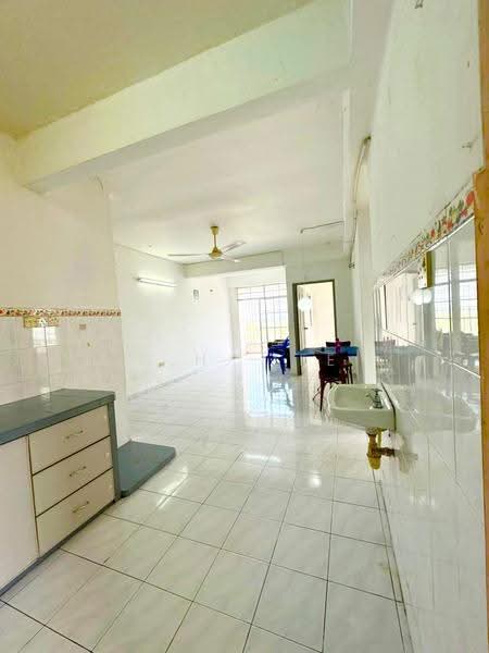 Kondominium untuk Dijual di Mutiara Condominium - C.H. Lee - Kitchen - PropertyGuru.com.my