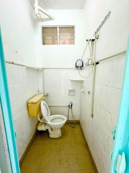 Kondominium untuk Dijual di Mutiara Condominium - C.H. Lee - Bathroom - PropertyGuru.com.my