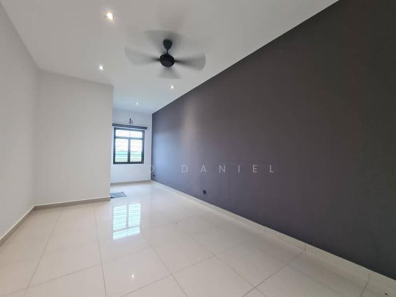2-storey Terraced House for Sale in Telok Panglima Garang (Selangor) - Kho Daniel - Living Room - PropertyGuru.com.my