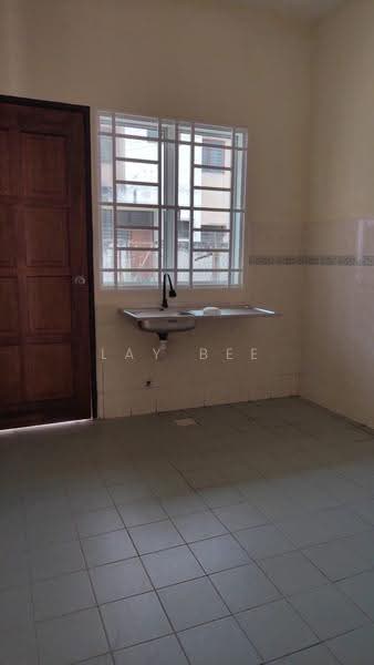 2-storey Terraced House for Rent in Puncak Alam (Selangor) - Lay Bee - Kitchen - PropertyGuru.com.my