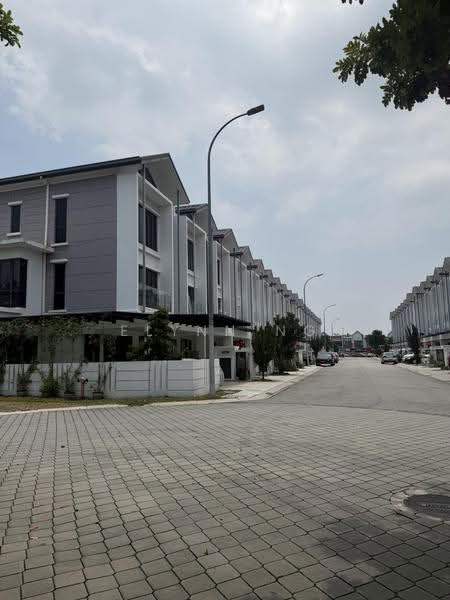 3-storey Terraced House for Sale in Puchong (Selangor) - Elynn Ng - PropertyGuru.com.my