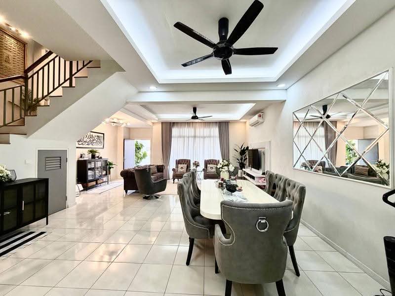 Rumah Teres 2-Tingkat untuk Dijual di Serene Heights (Semenyih) - Azli Ibrahim - Living Room - PropertyGuru.com.my