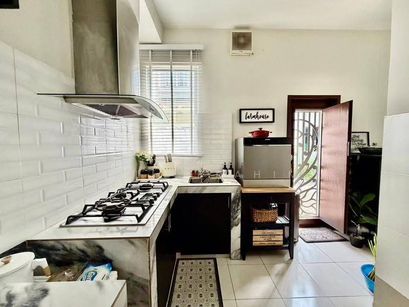 Rumah Teres 2-Tingkat untuk Dijual di Serene Heights (Semenyih) - Azli Ibrahim - Kitchen - PropertyGuru.com.my
