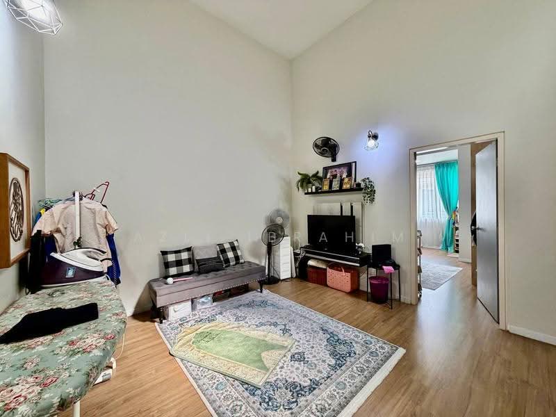 Rumah Teres 2-Tingkat untuk Dijual di Serene Heights (Semenyih) - Azli Ibrahim - Living Room - PropertyGuru.com.my