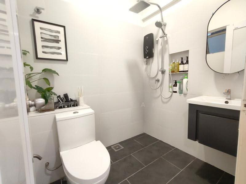 Pangsapuri untuk Dijual di Sri Kenangan - Azli Ibrahim - Bathroom - PropertyGuru.com.my