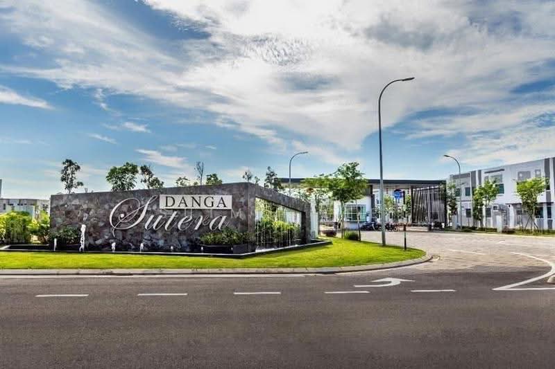Rumah Berkembar untuk Dijual di Taman Sutera Utama (Skudai) - Suimei Lee - Exterior - PropertyGuru.com.my