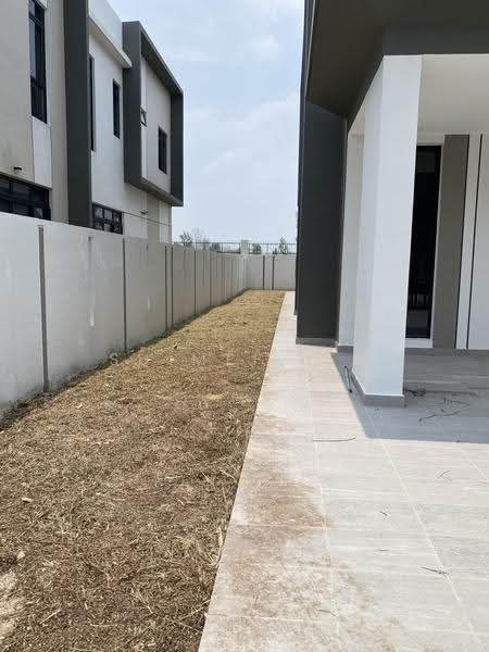 Rumah Berkembar untuk Dijual di Taman Sutera Utama (Skudai) - Suimei Lee - Exterior - PropertyGuru.com.my