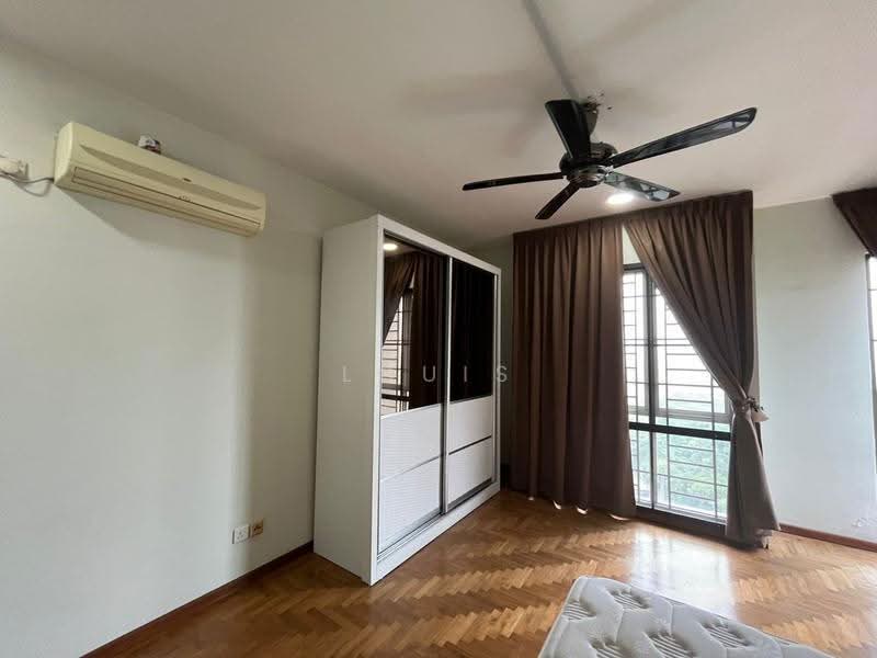 Pangsapuri untuk Dijual di Molek Pine 1 - Louis Ng - Bedroom - PropertyGuru.com.my
