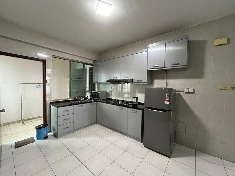 Pangsapuri untuk Dijual di Molek Pine 1 - Louis Ng - Kitchen - PropertyGuru.com.my